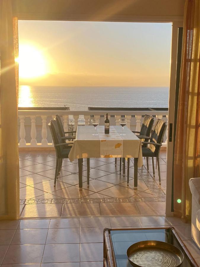 Ocean Pearl: Luxury Beachside Villa with Sea View in Los Gigantes Acantilado de los Gigantes Exterior photo