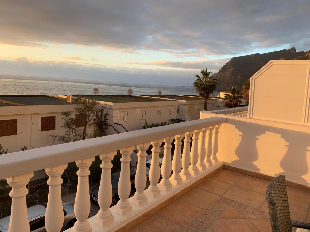 Ocean Pearl: Luxury Beachside Villa with Sea View in Los Gigantes Acantilado de los Gigantes Exterior photo