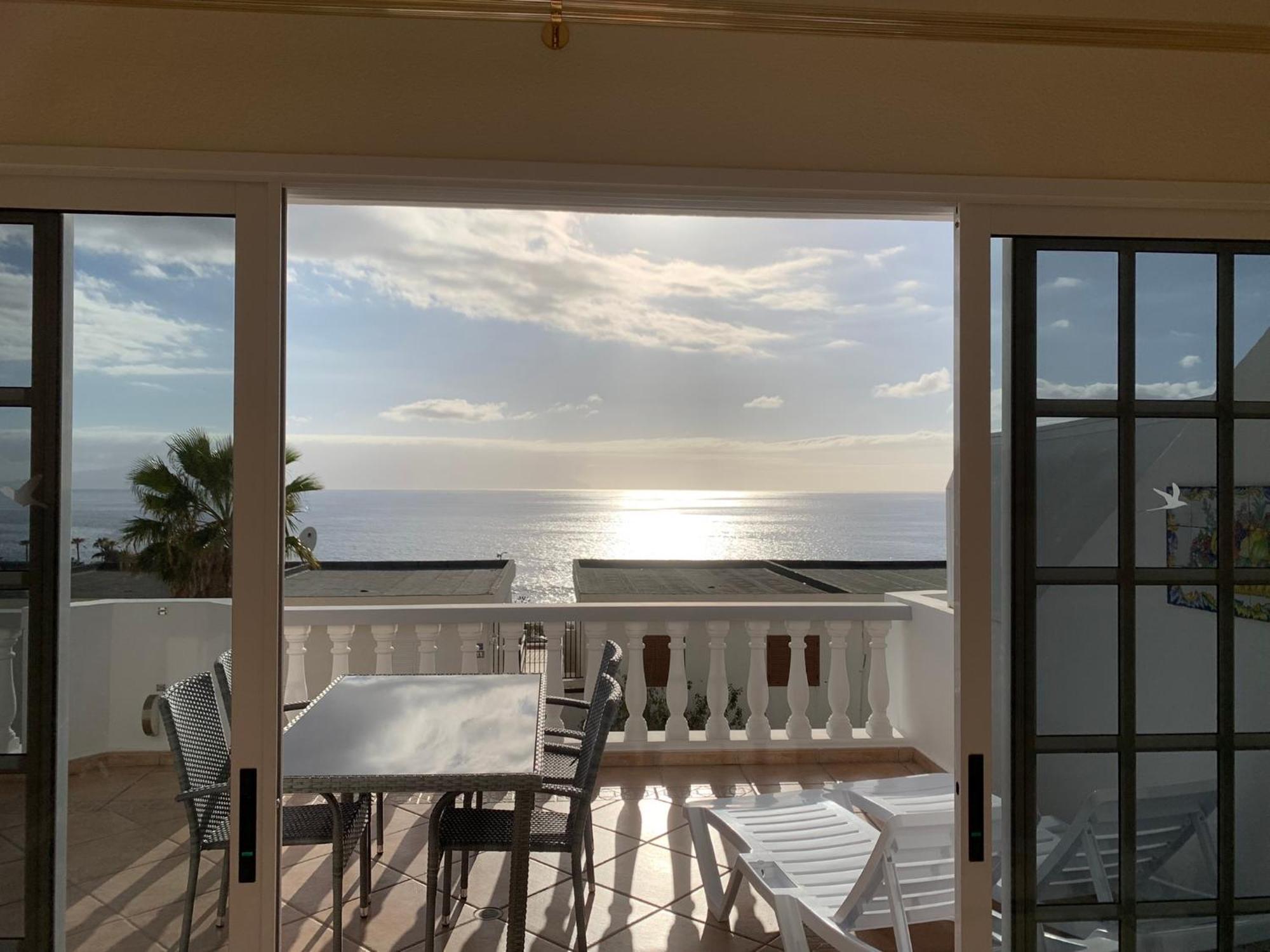 Ocean Pearl: Luxury Beachside Villa with Sea View in Los Gigantes Acantilado de los Gigantes Exterior photo