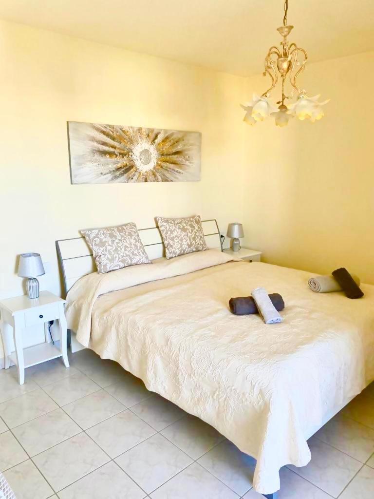Ocean Pearl: Luxury Beachside Villa with Sea View in Los Gigantes Acantilado de los Gigantes Exterior photo